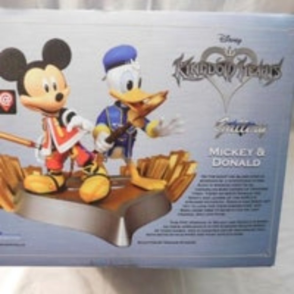 Disney Kingdom Hearts Gallery Statue Figure Mickey and Donald Duck